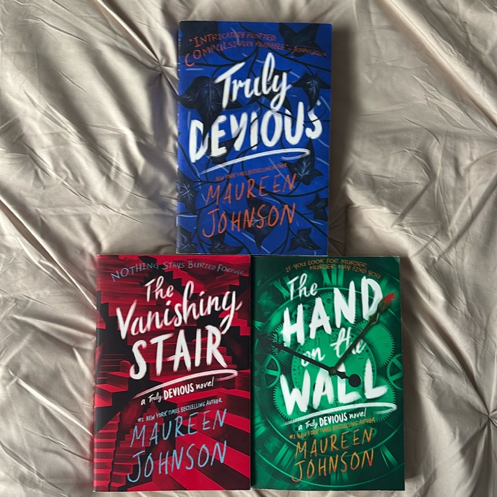 Maureen Johnson Truly Devious series